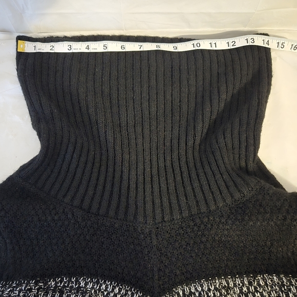 Apt 9 Women's Size M Mock Turtleneck Sweater Tunic with Black Gray White Knit - Picture 8 of 15